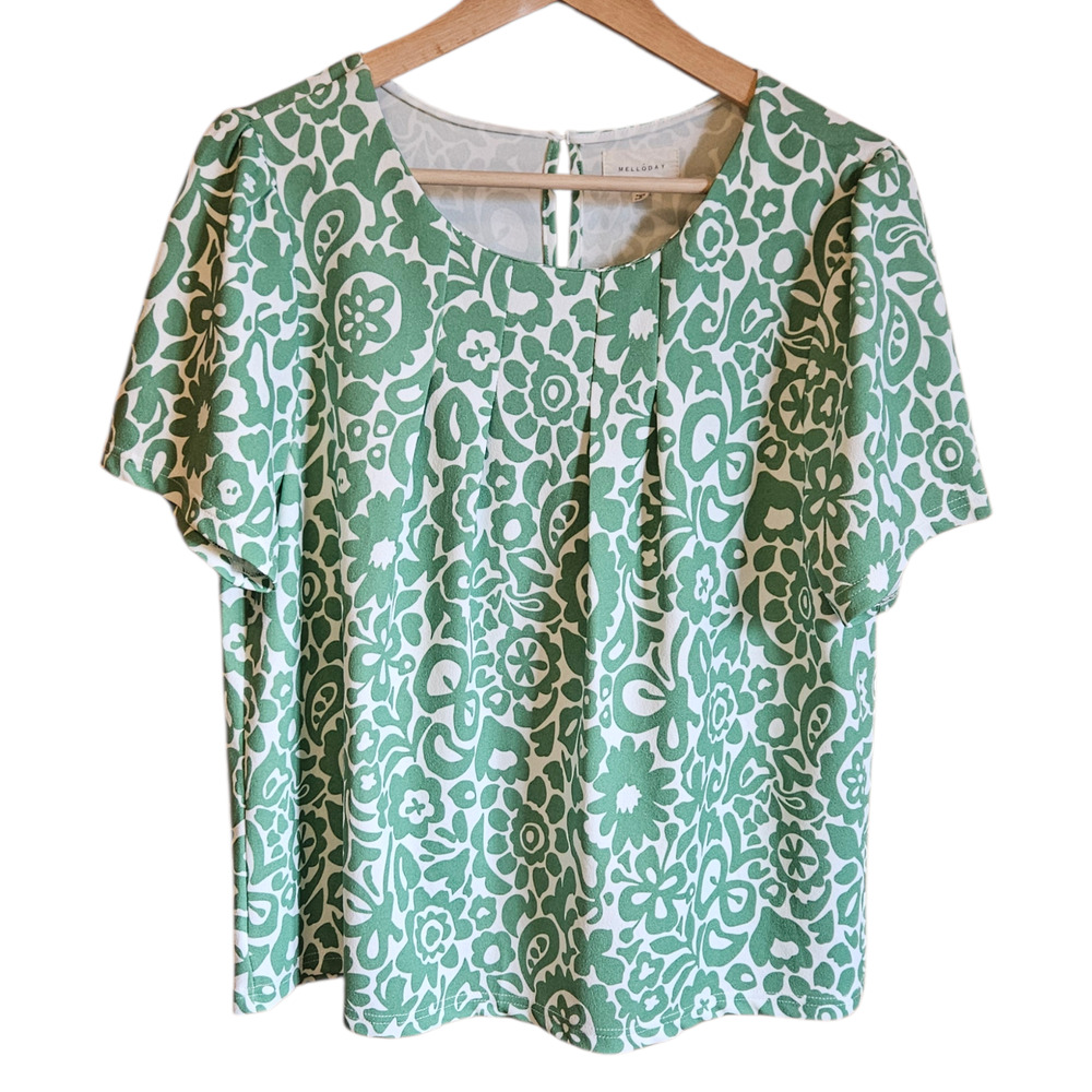 Mellóday Women’s Green Floral Short Sleeve Pleated Blouse Sage White Large